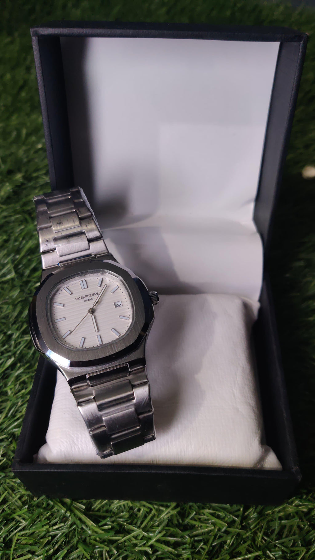 Patek Philippe Luxury Watch – Classic White Dial